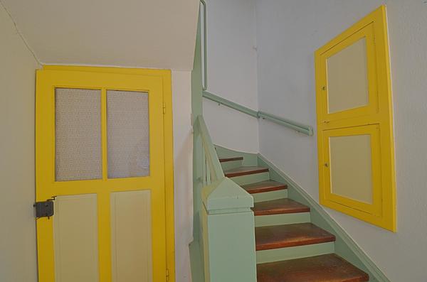 INNENANSICHTEN - Stufenaufgang/Vorraum